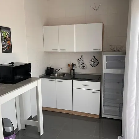 Lena Apartment Baska Voda